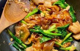 ผัดซีอิ้วปลากระพง