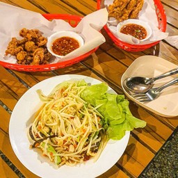 ตามสั่ง ข้าวนึ่งจิ้นทอด น้ำทองน่าน