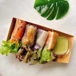 สลัดโรลรวม ไส้กรอกไก่+ปูอัด+เบค่อน