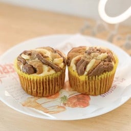 เค้กกล้วยหอมครีมชีส 2 ชิ้น