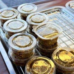 ข้าวนึ่งจิ้นทอด น้ำทองน่าน