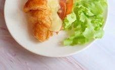 Croissant Fondue ครัวซองต์ฟองดูว์