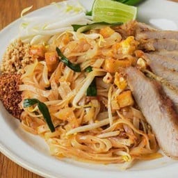 Pad Thai with Grilled Pork Neck and Cheese
 ผัดไทยคอหมูย่างชีส