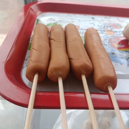 ไส้กรอกหนังกรอบ