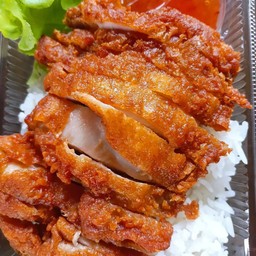 ข้าวไก่ทอดน้ำจิ้มไก่