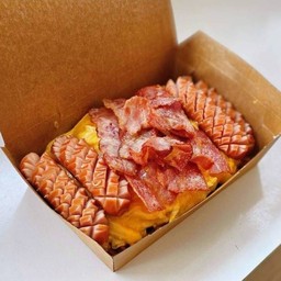 มาม่า+เบค่อน+ไส้กรอก+ชีส+ไข่ข้น+สาหร่าย