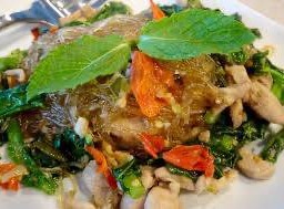 ผัดขี้เมาปลาหมึก