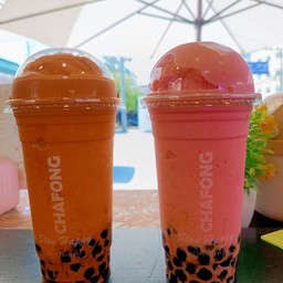 ชาไทยปั่นไข่มุกคู่สตอเบอรี่นมสดไข่มุกปั่น