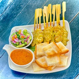 หมูสะเต๊ะเนื้อนุ่ม+ขนมปัง (ชุดเล็ก 12 ไม้)