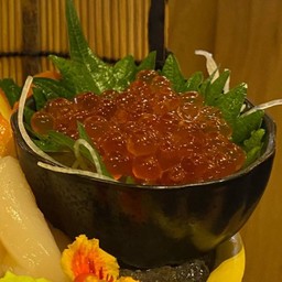 Ikura sashimi