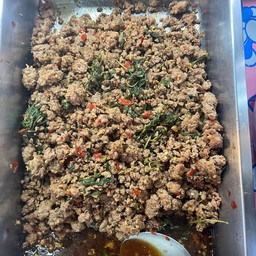 กระเพราหมูสับ