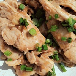 ไก่กระเทียมราดข้าว