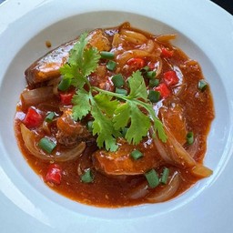 คั่วปลากระป๋องทรงเครื่อง ข้าวสวย (สูตรคุณยาย)