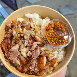 ข้าวหน้าหมูสามชั้นทอด