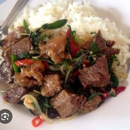 กะเพราเนื้อตุ๋น