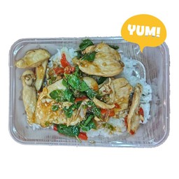 กระเพราไก่ เครื่องใน ราดข้าว