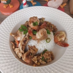 กะเพรา ฒ.ผู้เฒ่า pad ka praow home cafe ถนนกู่เต้า เชียงใหม่