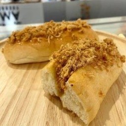 ขนมปังหมูหยองน้ำสลัด