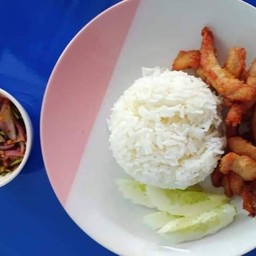ข้าวหน้าหมูทอด+น้ำจิ้มแจ๋ว
