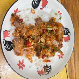 ข้าวยำหมูแซ่บ