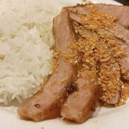 ข้าวคอหมูย่างทอดกระเทียม