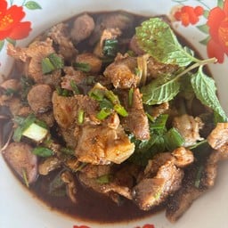 เจ๊แดง ลาบ น้ำตก