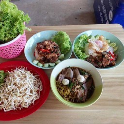 เตี๋ยวตุ๋นเจ้าเงาะ ด่านเกวียน