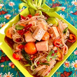 ตำเส้นเล็กหมูยอ-ปลาร้า