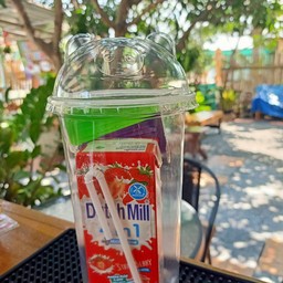 นมเปรี้ยวมิกซ์เบอรี่+ ปีโป้ปั่น