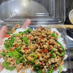 กะเพราหมูสับ