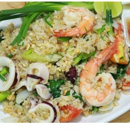 ข้าวผัดทะเล