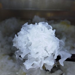 เห็ดหูหนูขาวนะคะพี่