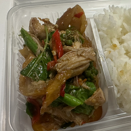 กระเพราขาหมู