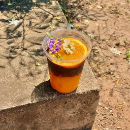 กาแฟ(โส้ม)แบบตะโกน (น้ำส้มสดไม่ผสมไซรัป) black orange กาแฟคั่วกลางค่อนอ่อน