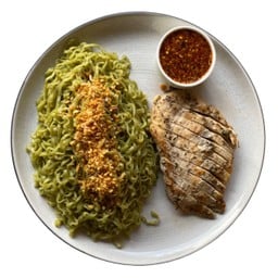 บะหมี่ผักหน้าสเต็กไก่ จิ้มแจ่ว สูตรคลีน (ไม่มีผัก)