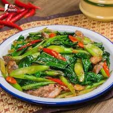 ผัดคะน้าปลาเค็ม(กับข้าว)