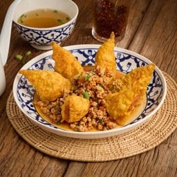 เกี๊ยวอวบต้มยำแห้ง