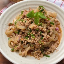 ลาบหมู (ใส่หนังหมู)