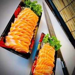 (S1)แซลมอนซาซิมิ 100 กรัม ฟรี!! โชยุ,วาซาบิ,ซีฟู้ด