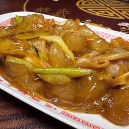 เอ็นหมูผัดต้นหอม