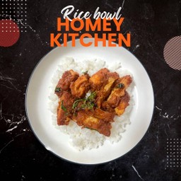 [อร่อยซ่ากับโค้ก] ข้าวราดผัดพริกแกงไก่กรอบ +  โค้ก ออริจินัล (กระป๋อง) 