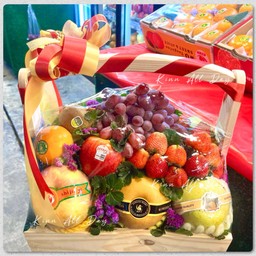 กระเช้าผลไม้สด พรีเมี่ยม องุ่นแดงคริมสัน+สตอเบอ