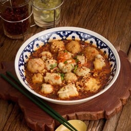 ก๋วยเตี๋ยวต้มยำลูกชิ้นแคระรวม