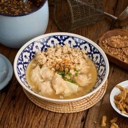 เกี๊ยวหมูเด้ง (น้ำใส)