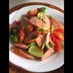 ยำไส้กรอก