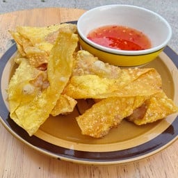 เกี๊ยวหมูทอด