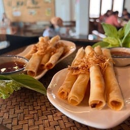 ปอเปี๊ยะกุ้งทอด