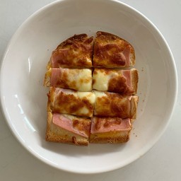 ขนมปังแผ่น แฮมชีสมายองเนส