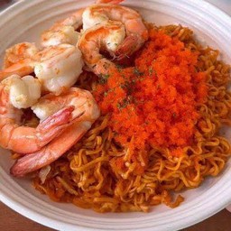 ผัดมาม่ากุ้งไข่กุ้ง