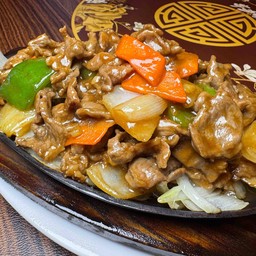 เนื้อวัวกะทะร้อน